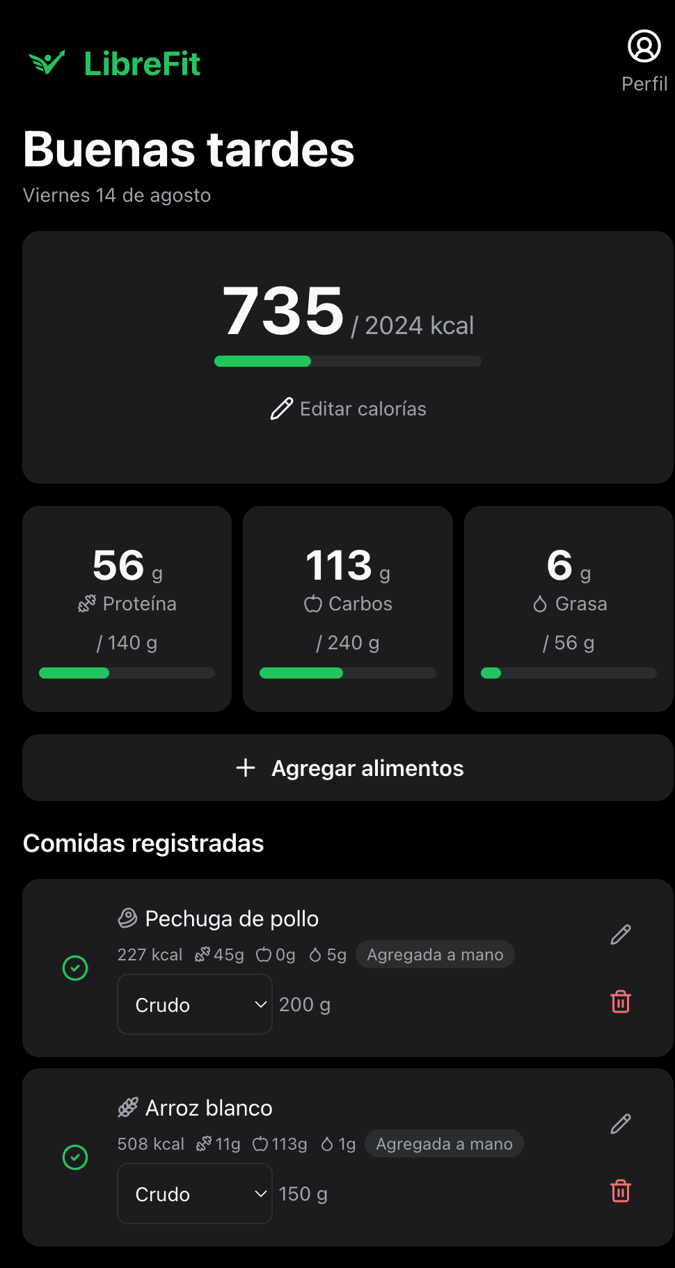 El resumen del día en LibreFit: 735 de 2024 kcal, las barras de proteína, carbos y grasa, y las comidas ya registradas.
